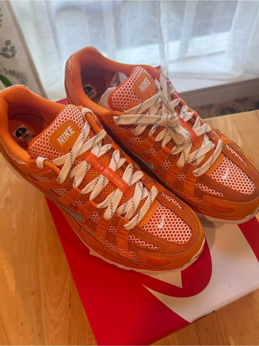 Nike P-6000 PRM KUMQUAT/METALLIC SILVER, ORANGE TENNESSEE men’s 9 women’s 10.5